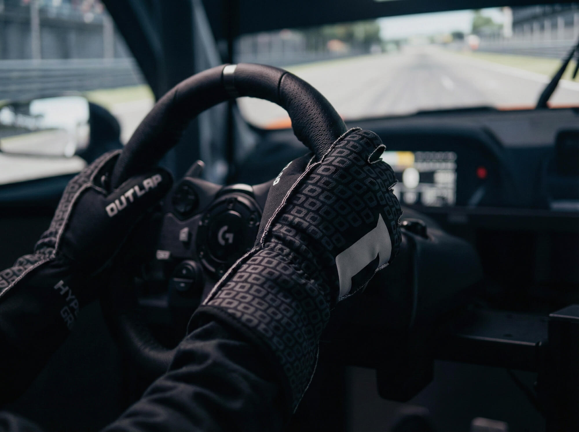 How Sim Racing Gloves Improve Your Consistency and Your Lap Times